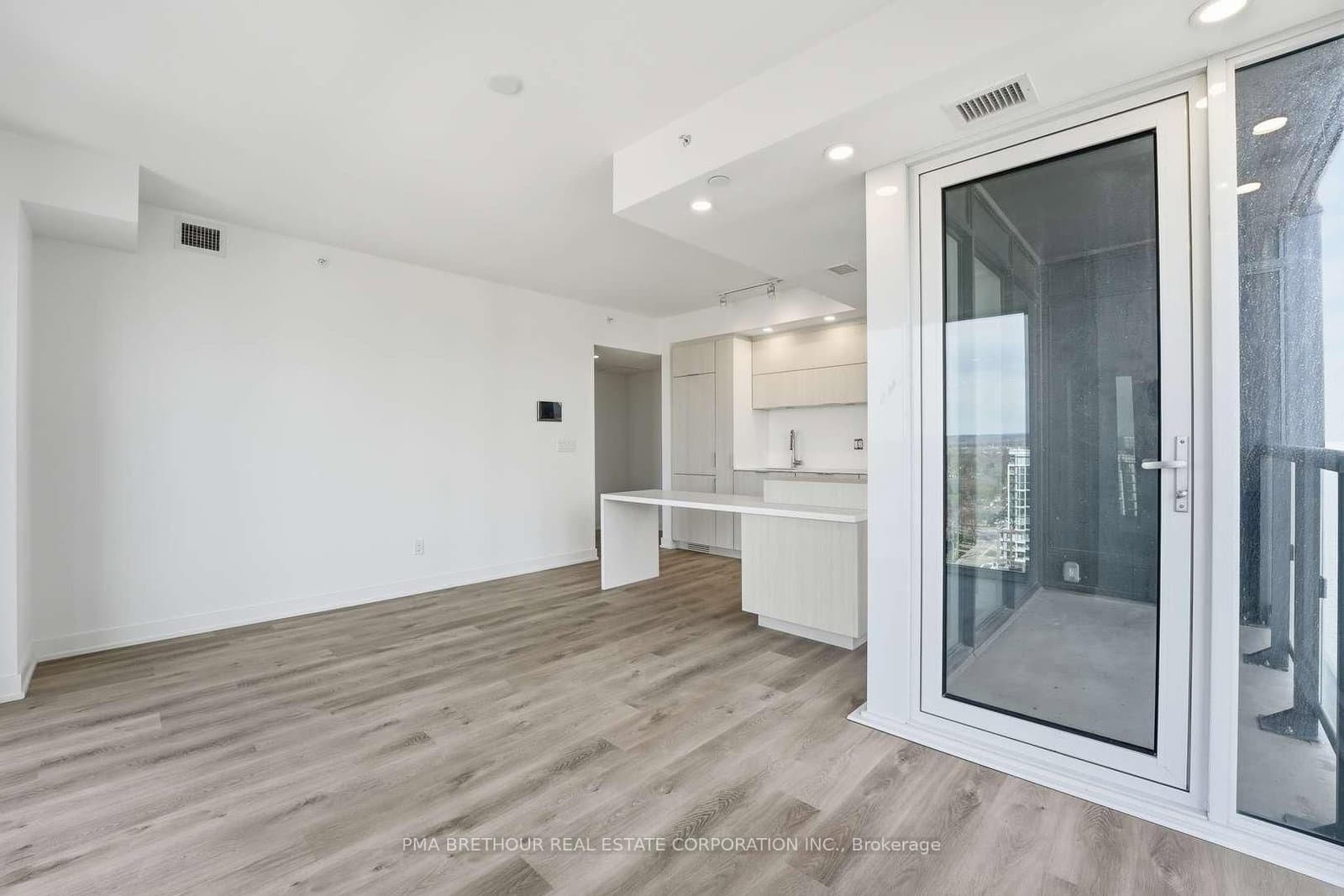 370 Martha Street, Unit 1610 thumbnail 6