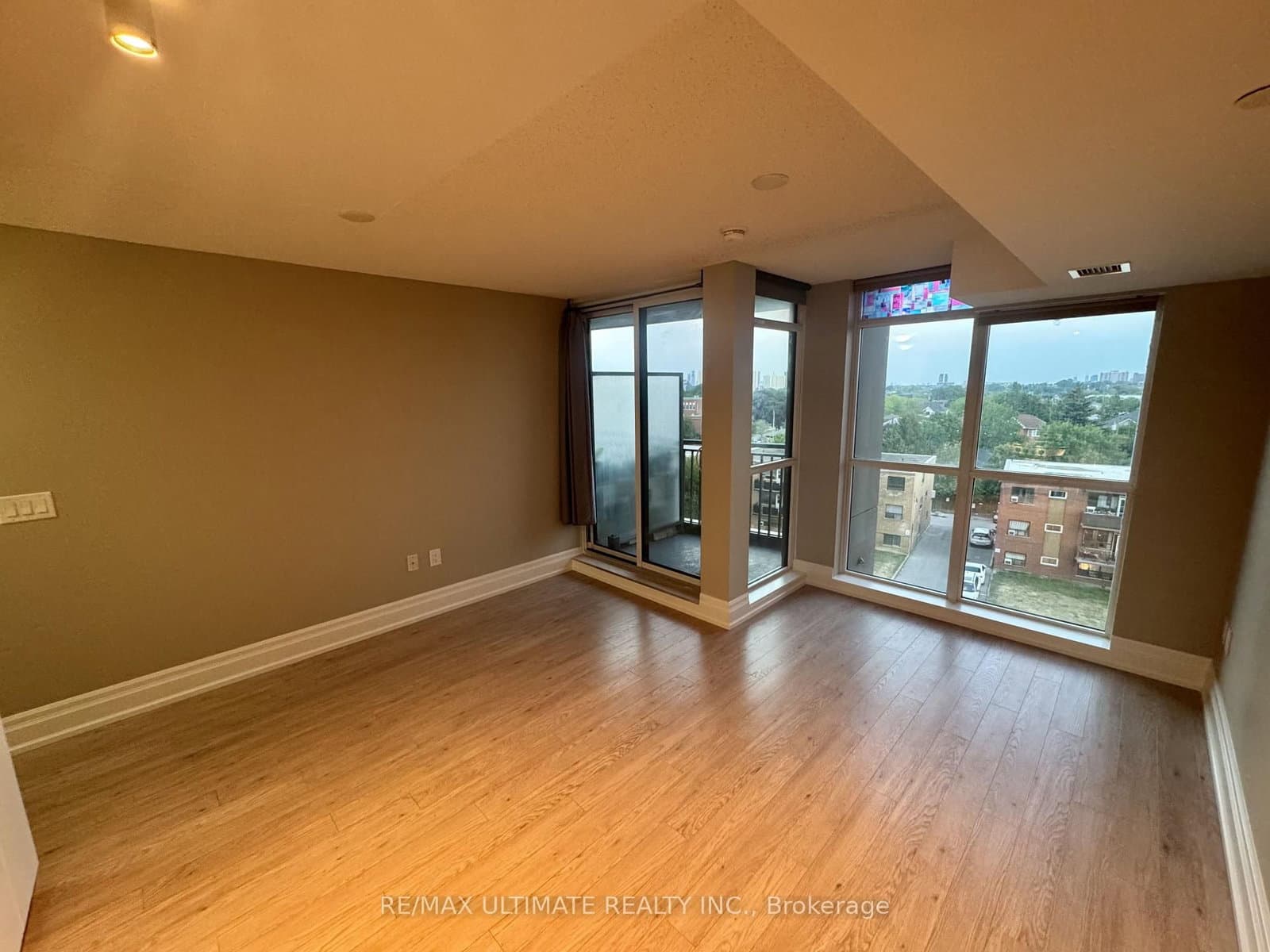 800 Lawrence Avenue W, Unit 516 thumbnail 8