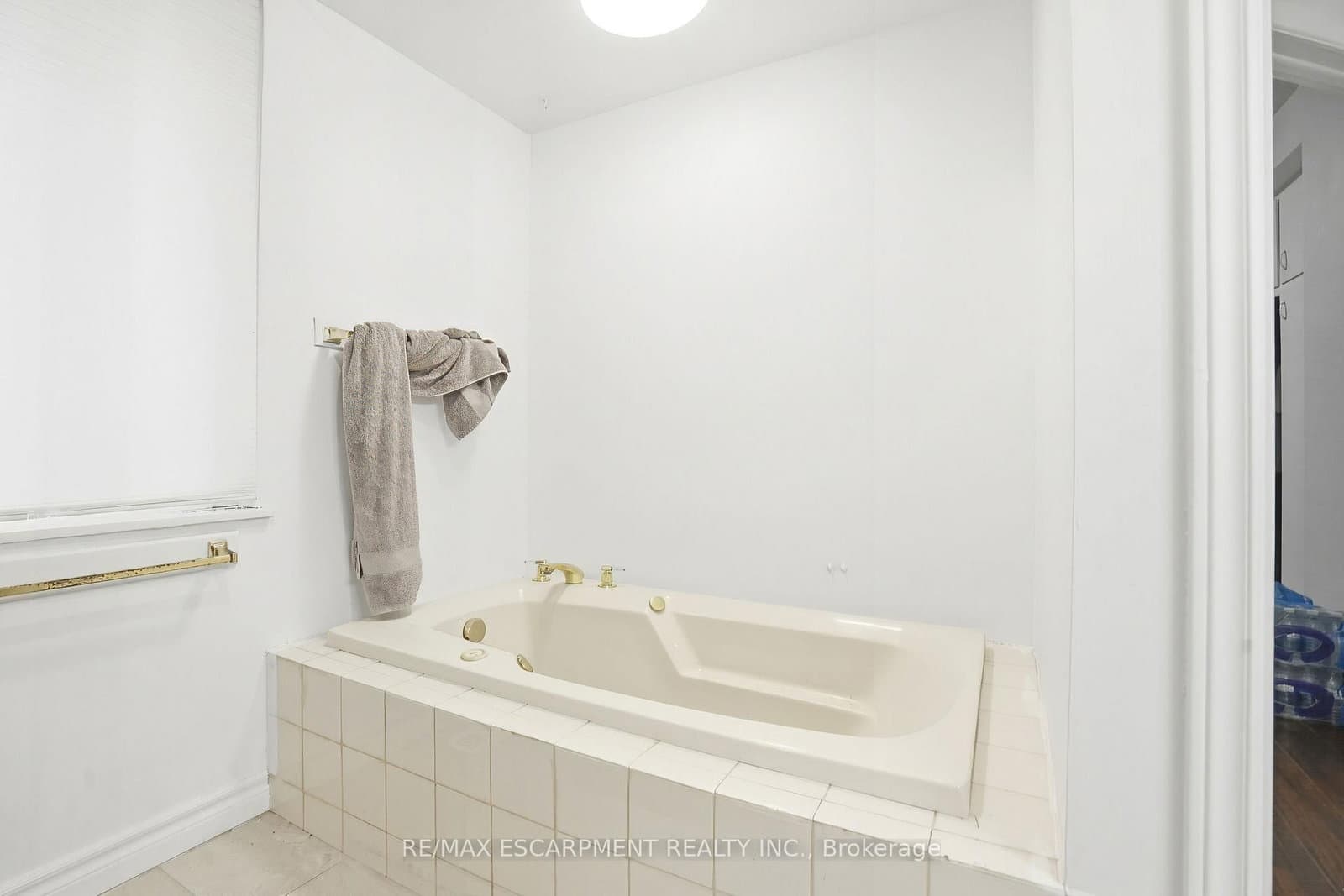 1643 Glenburnie Road thumbnail 17