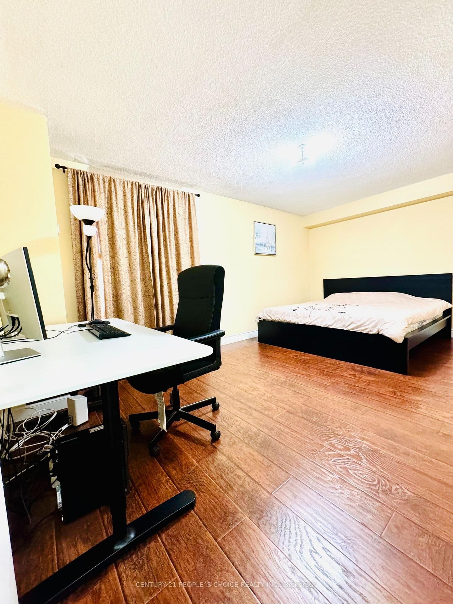 21 Knightsbridge Road, Unit 1205 thumbnail 8