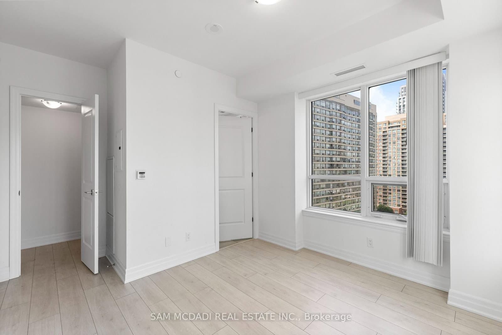 30 Elm Drive, Unit 1102 thumbnail 17