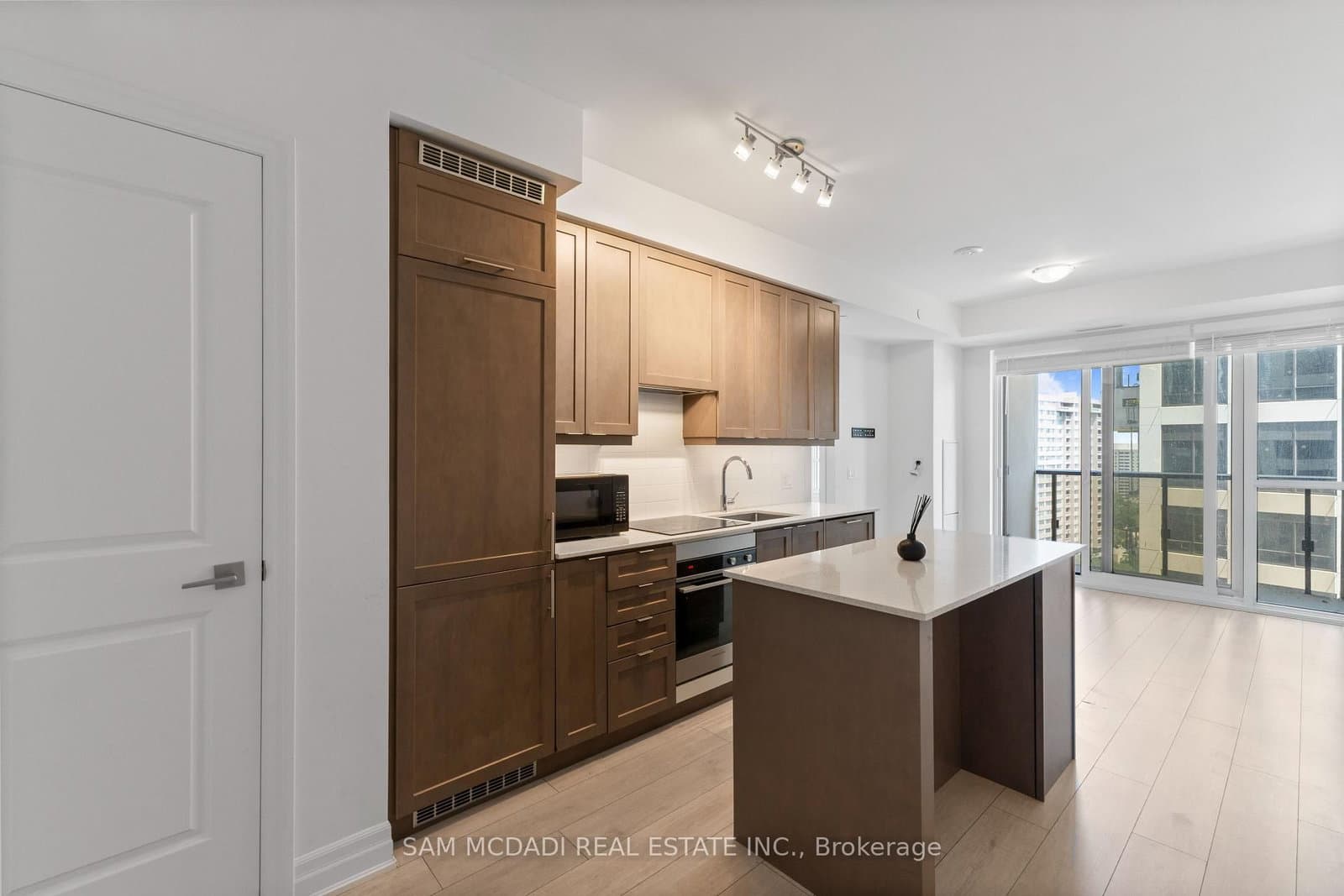 30 Elm Drive, Unit 1102 thumbnail 9