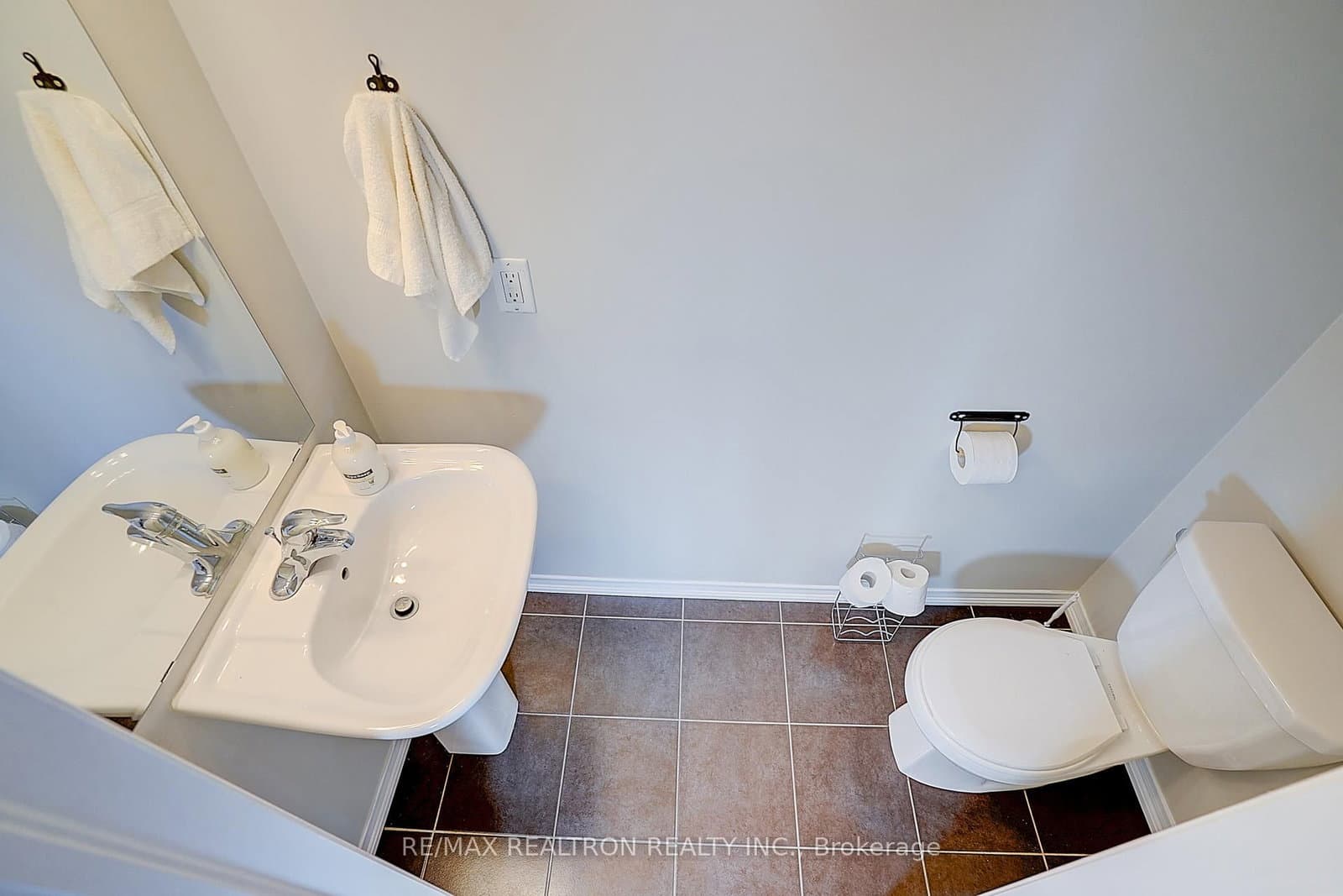 2492 Post Road, Unit 16 thumbnail 27