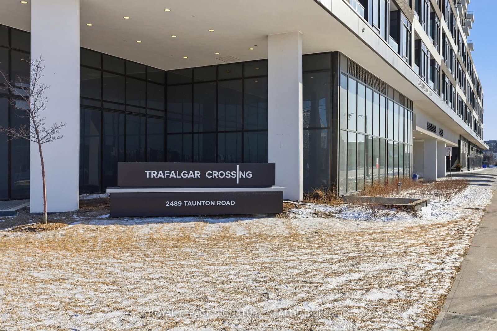 2489 Taunton Road, Unit 713