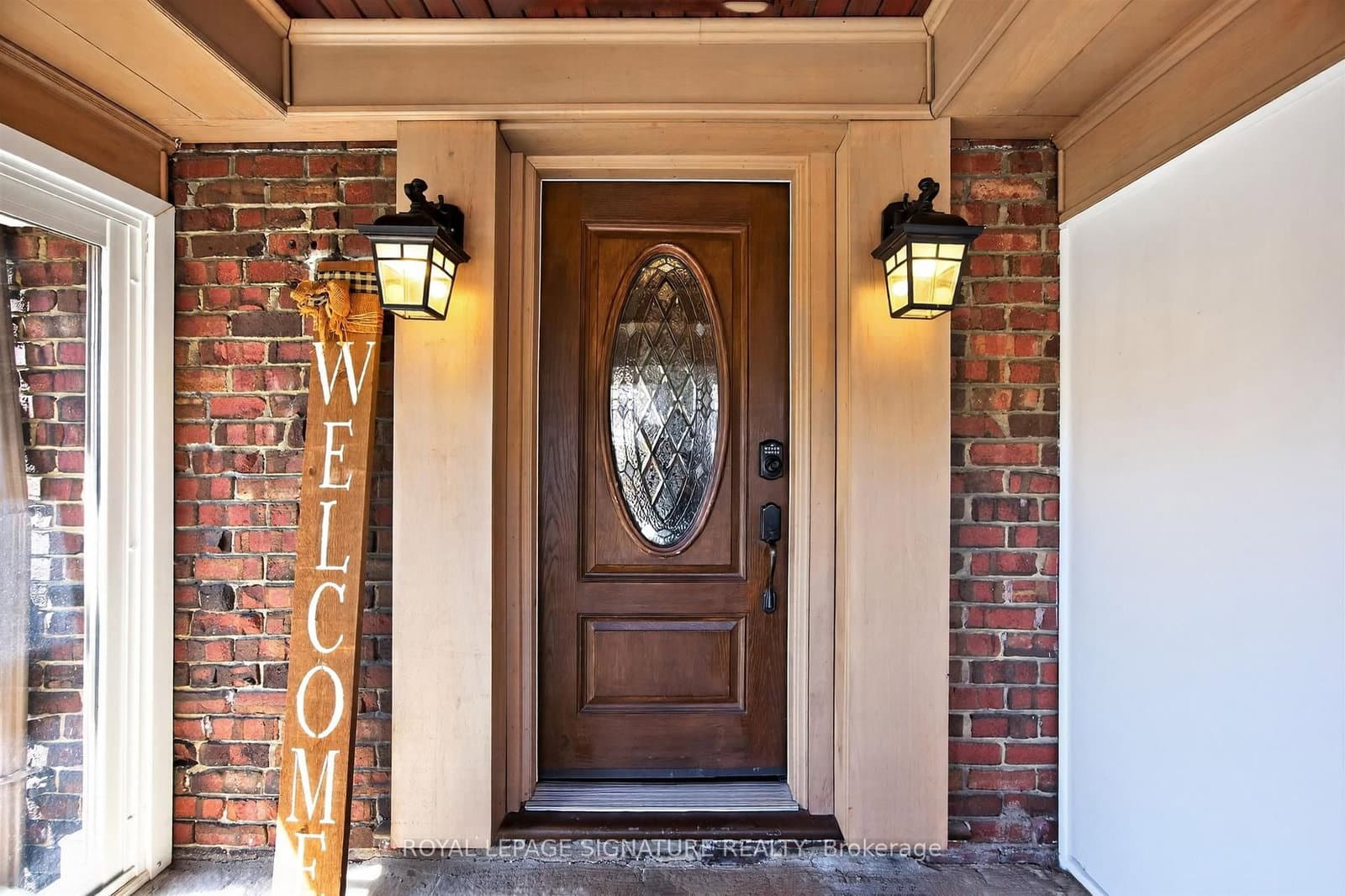426 Armadale Avenue thumbnail 3