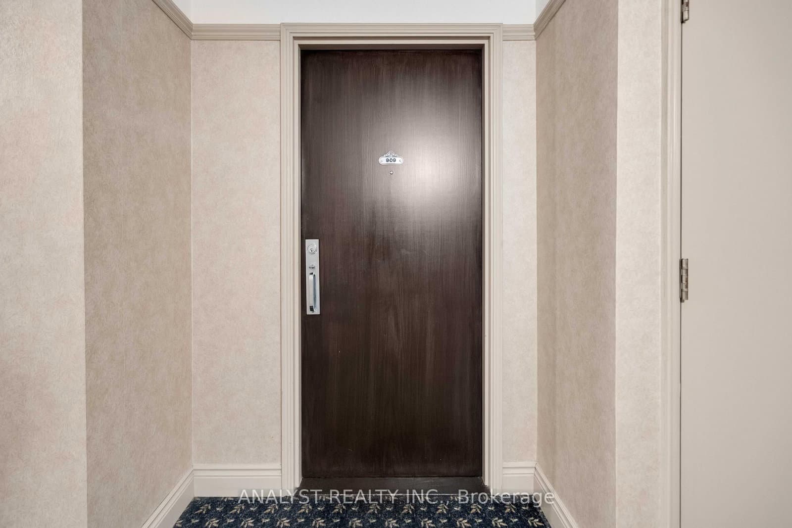 50 Eglinton Avenue W, Unit 909 thumbnail 4