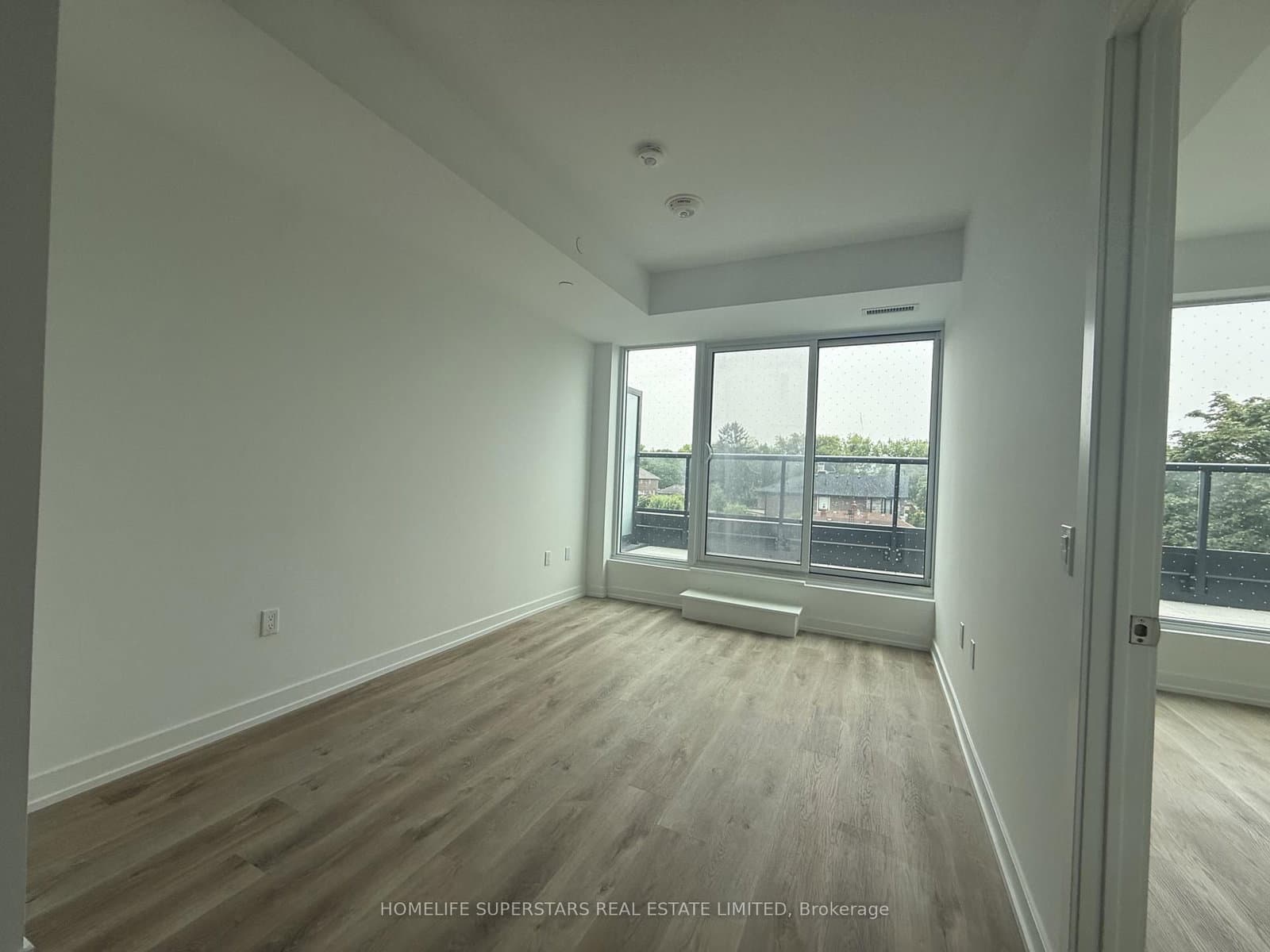 6 Chartwell Road, Unit 302 - Image 1