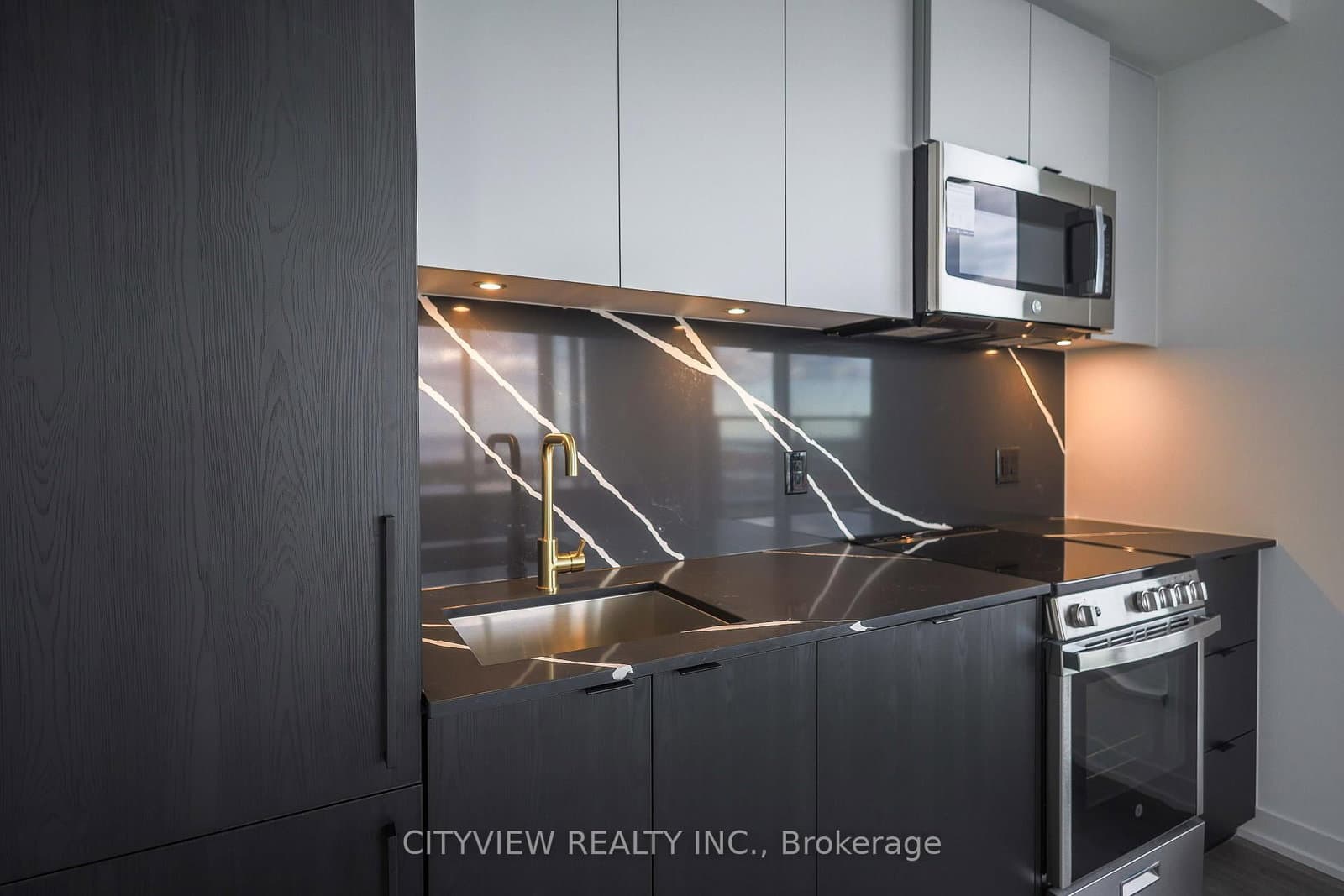 285 Dufferin Street, Unit 1402 thumbnail 11