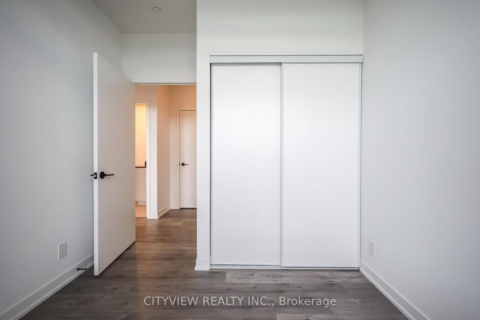 285 Dufferin Street, Unit 1402 thumbnail 18