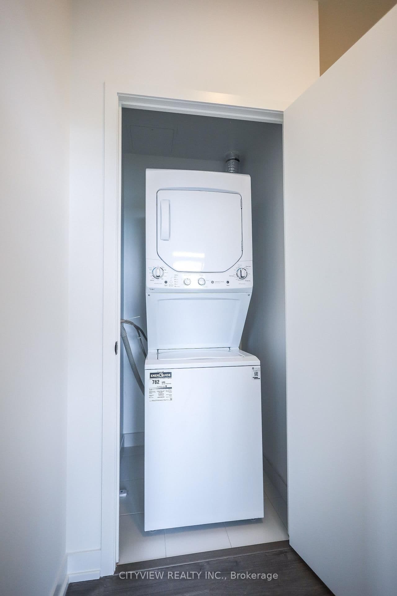285 Dufferin Street, Unit 1402 thumbnail 25