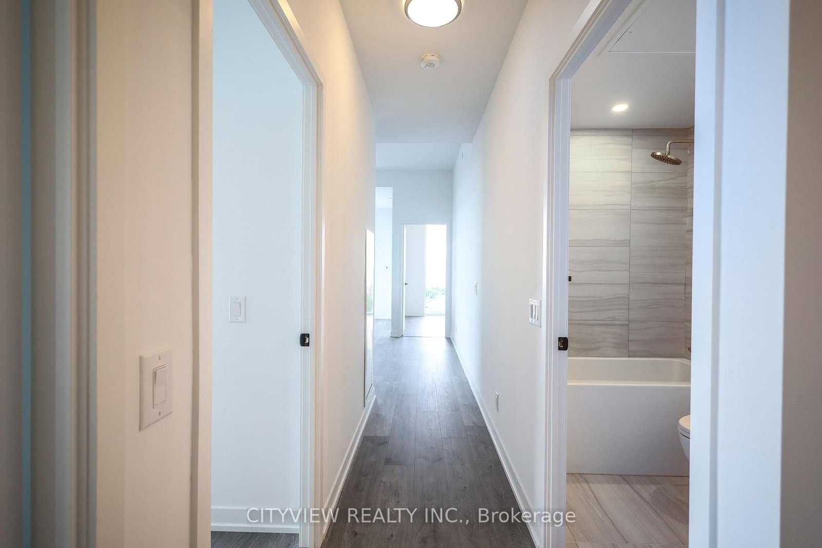 285 Dufferin Street, Unit 1402 thumbnail 4
