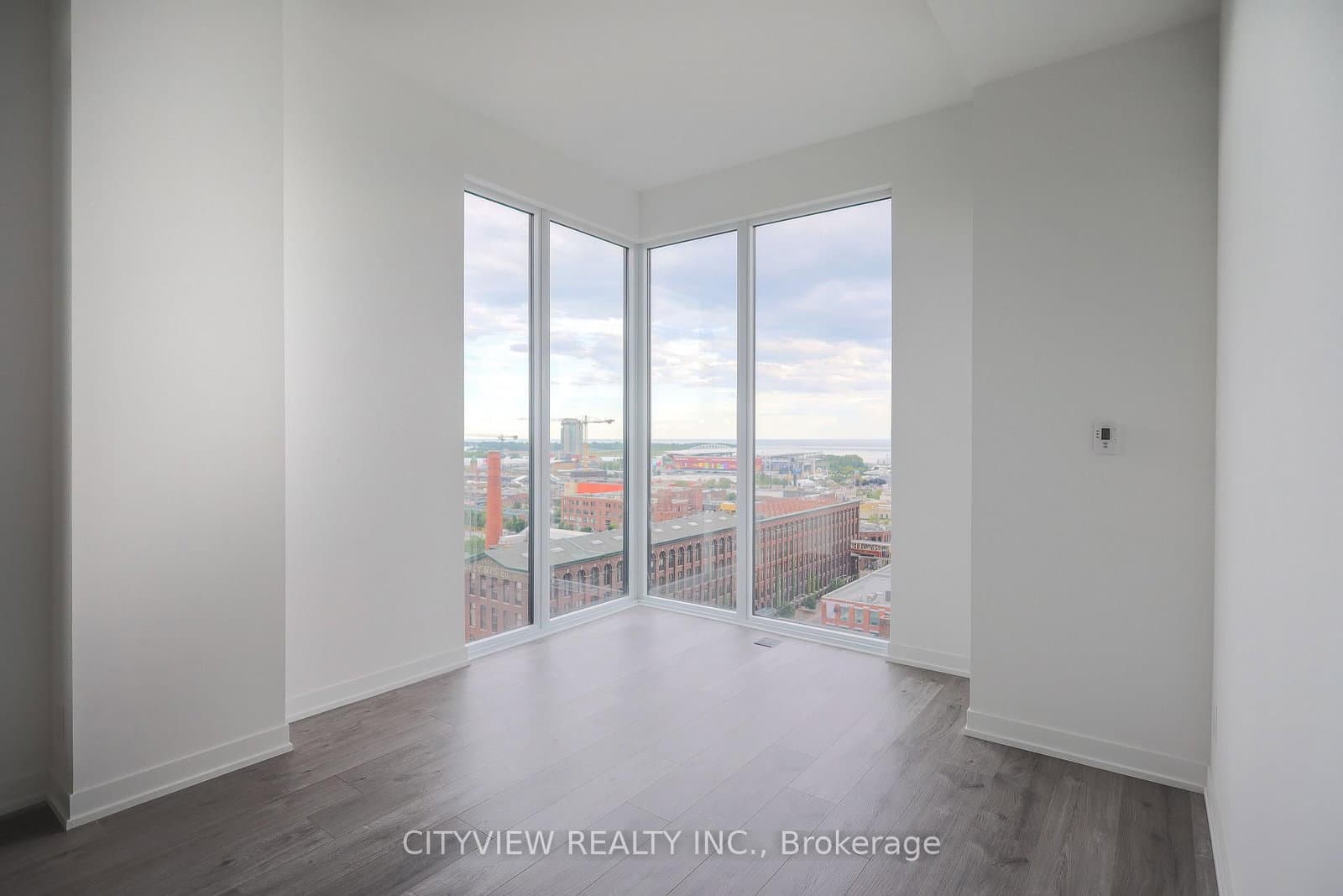 285 Dufferin Street, Unit 1402 thumbnail 7