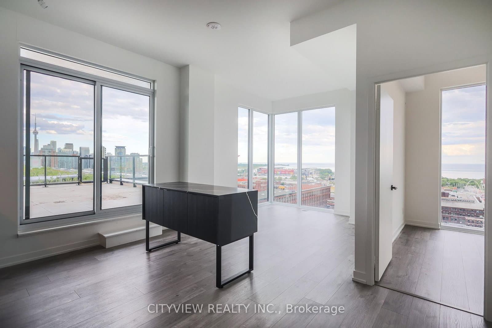285 Dufferin Street, Unit 1402 thumbnail 8