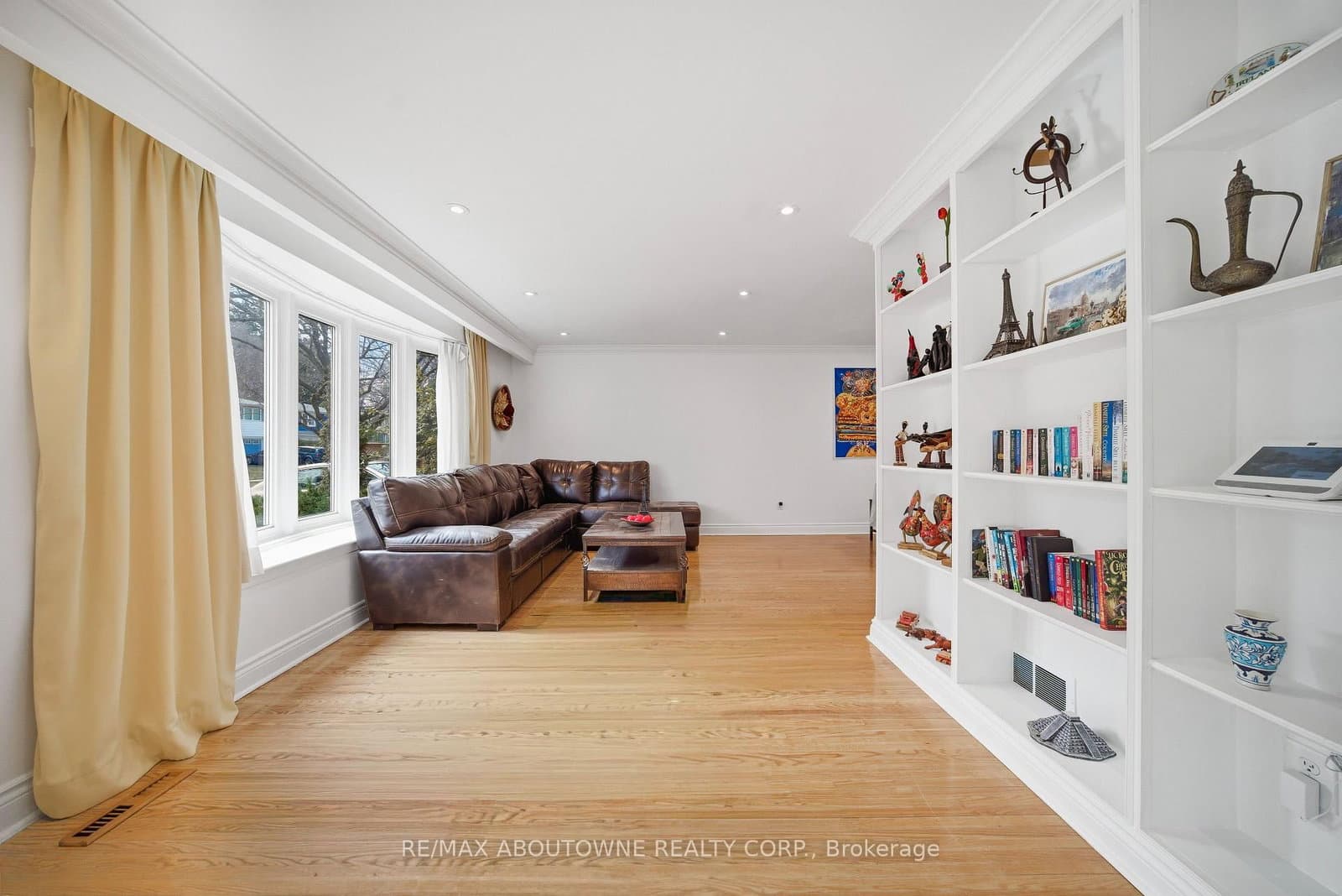 481 Anthony Drive thumbnail 4