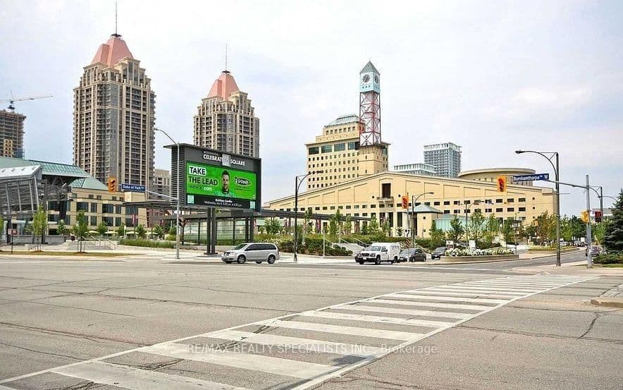 3939 Duke Of York Boulevard W, Unit 2401 thumbnail 7