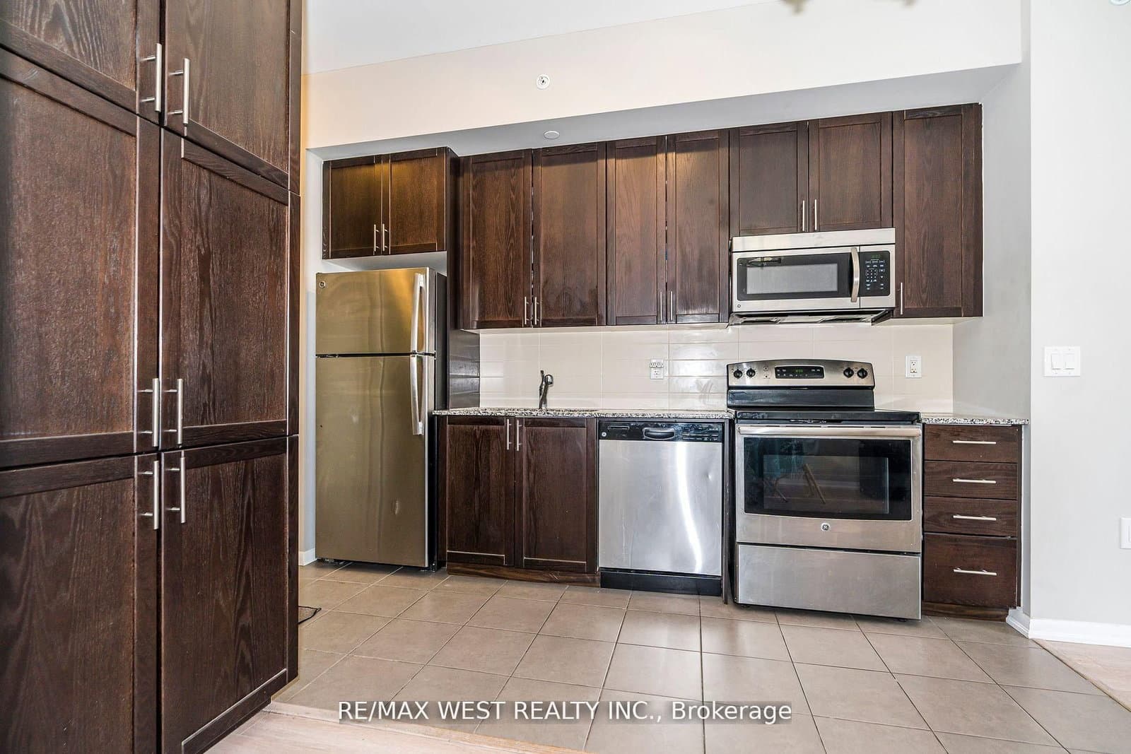 830 Lawrence Avenue, Unit 803 thumbnail 12