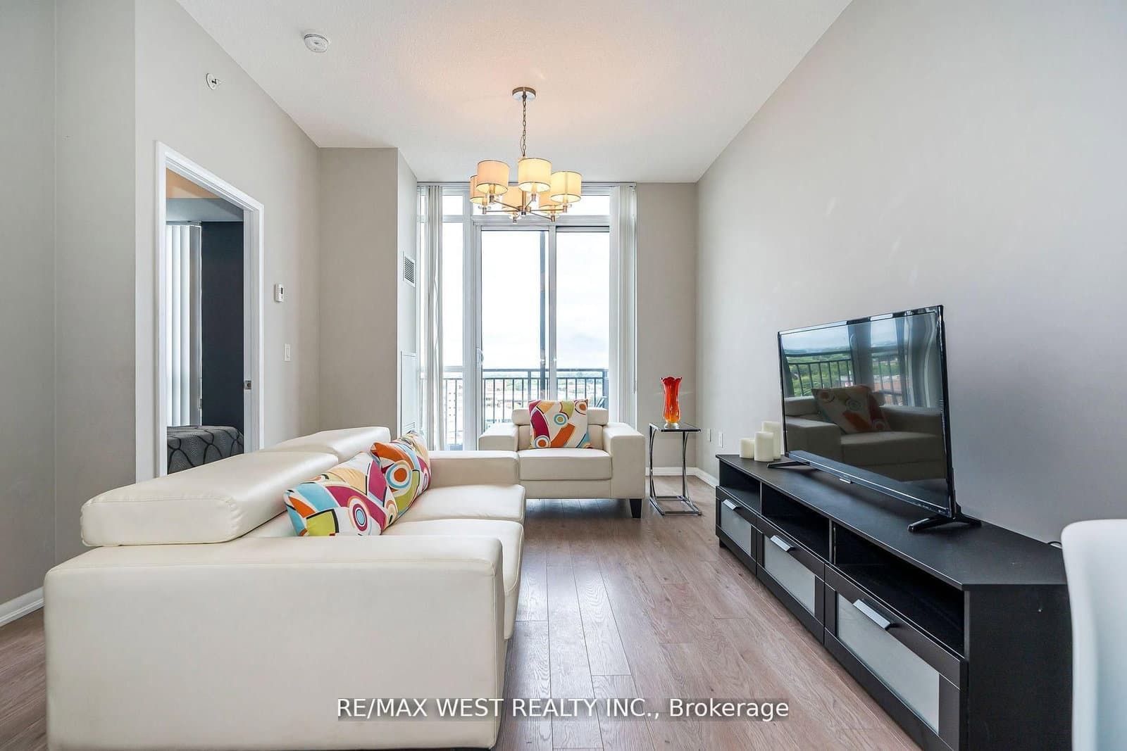 830 Lawrence Avenue, Unit 803 thumbnail 14