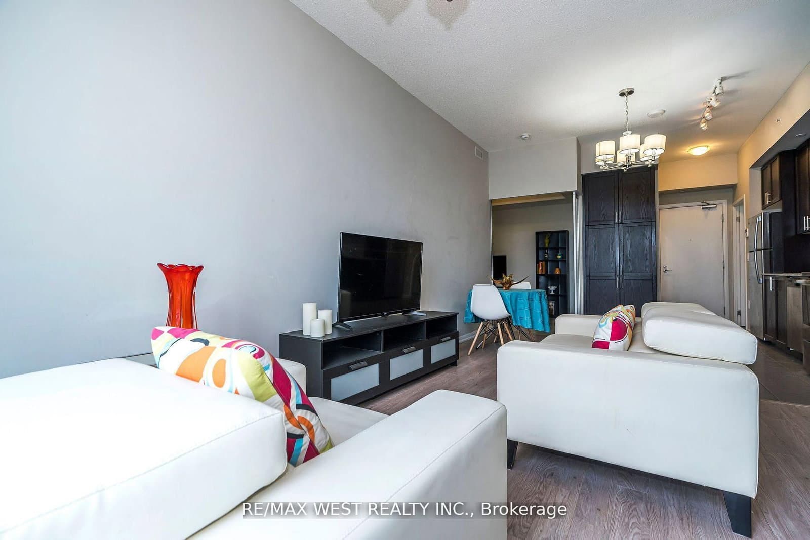830 Lawrence Avenue, Unit 803 thumbnail 15