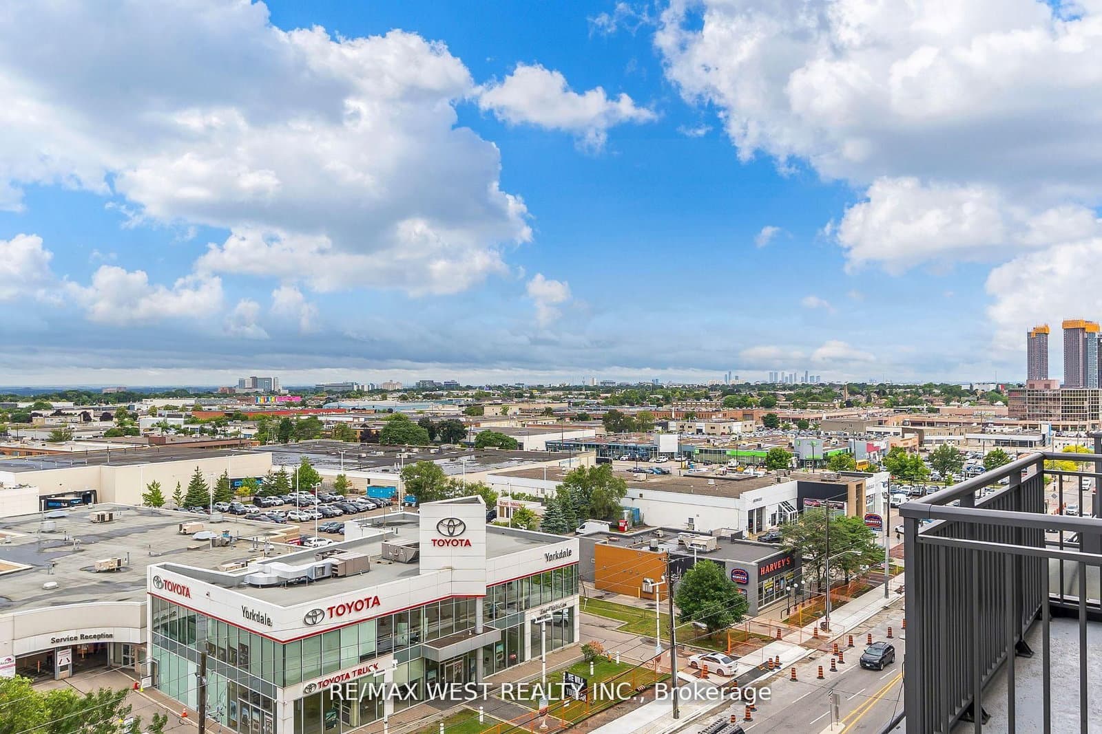 830 Lawrence Avenue, Unit 803 thumbnail 20