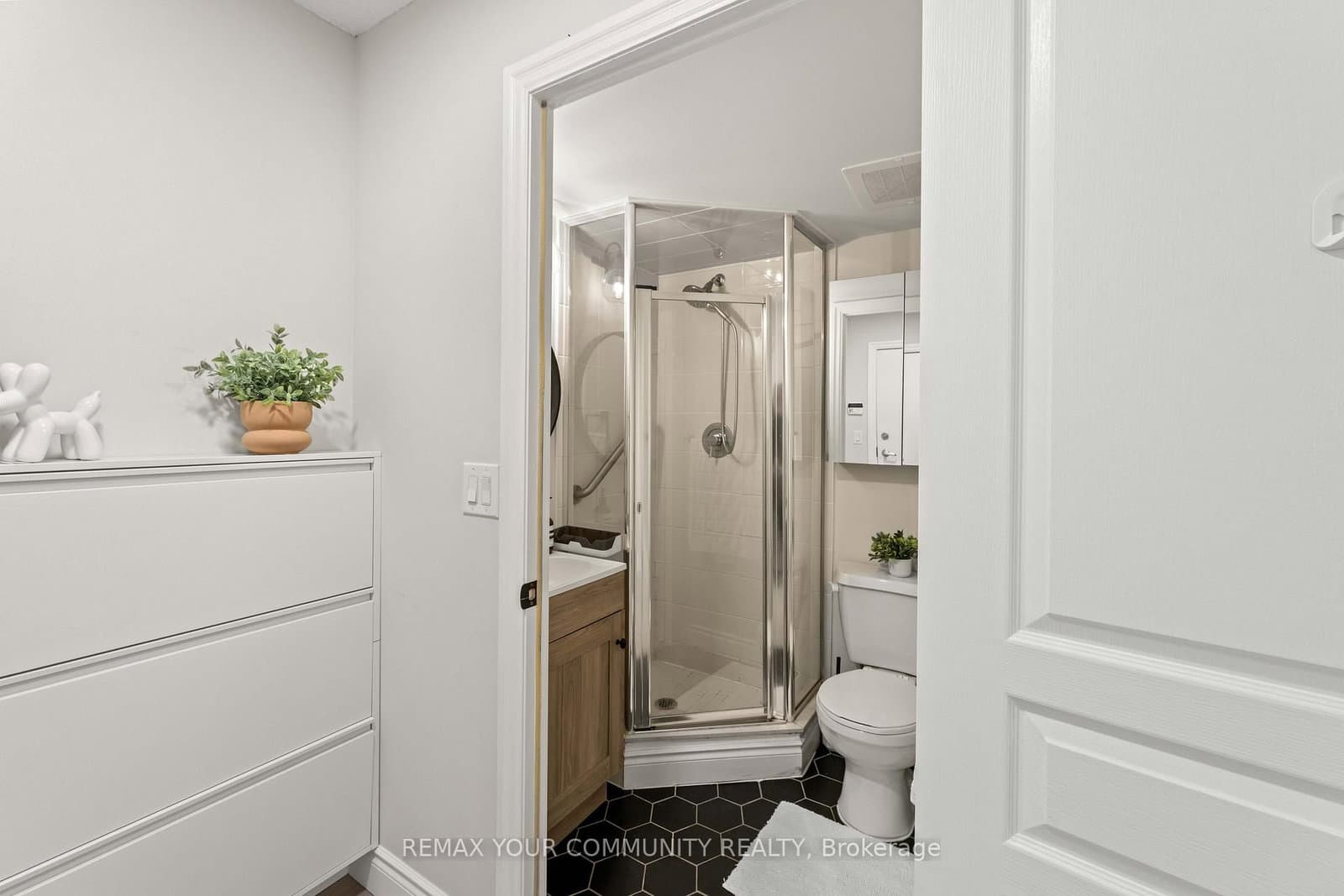 1940 Ironstone Drive, Unit 609 thumbnail 7