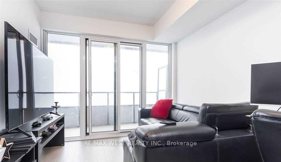 30 Shore Breeze Drive, Unit 5111 thumbnail 17