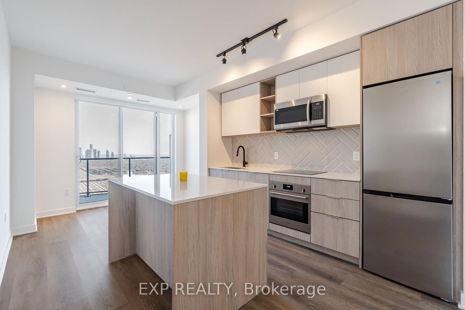 36 Zorra Street, Unit 1805 thumbnail 2