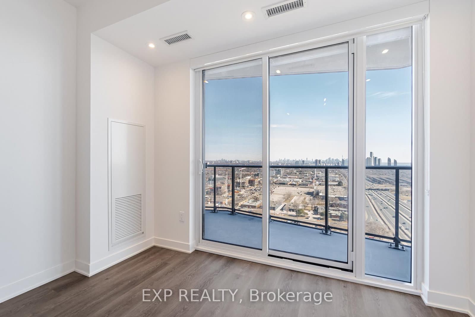 36 Zorra Street, Unit 1805 thumbnail 5