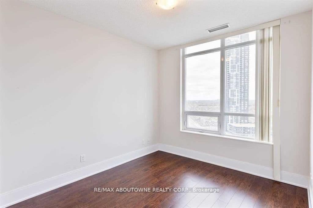 330 Burnhamthorpe Road W, Unit 2303 thumbnail 8