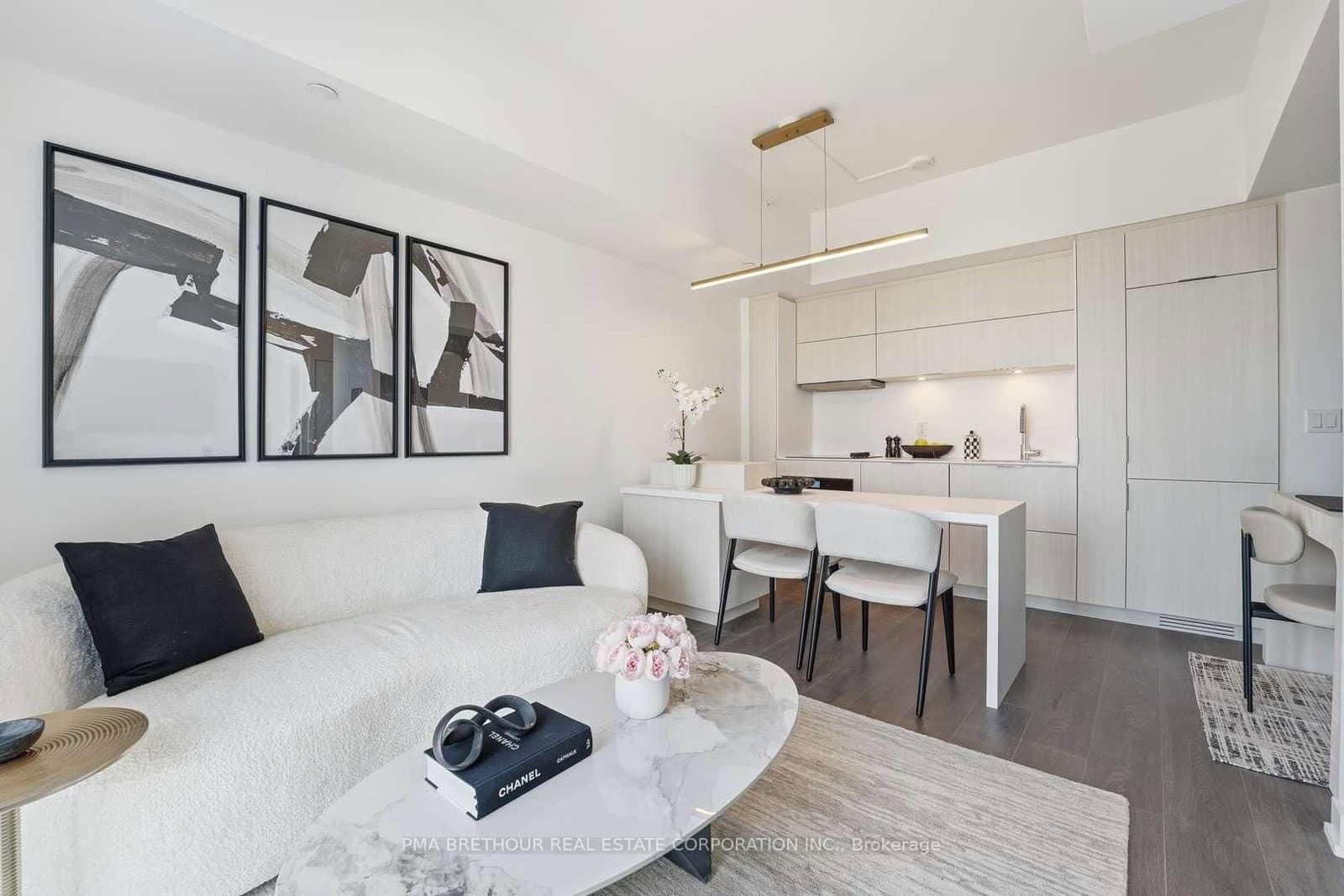 370 Martha Street, Unit 1901 thumbnail 2