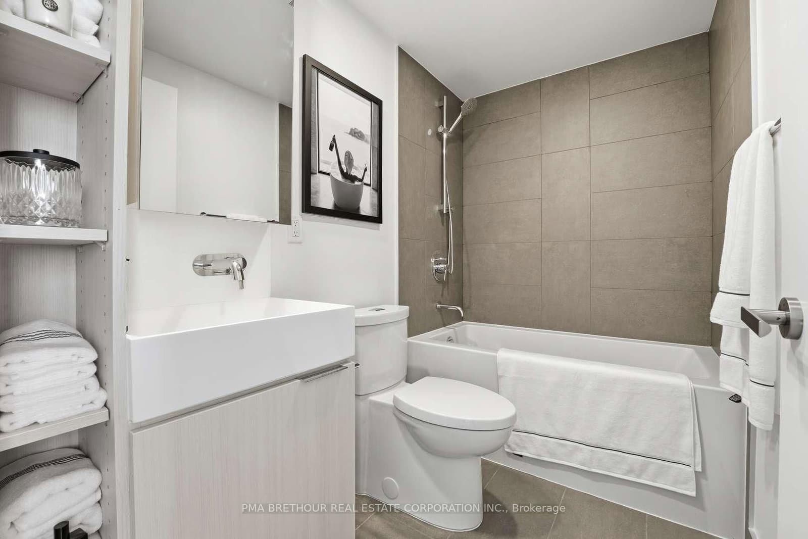 370 Martha Street, Unit 1901 thumbnail 8