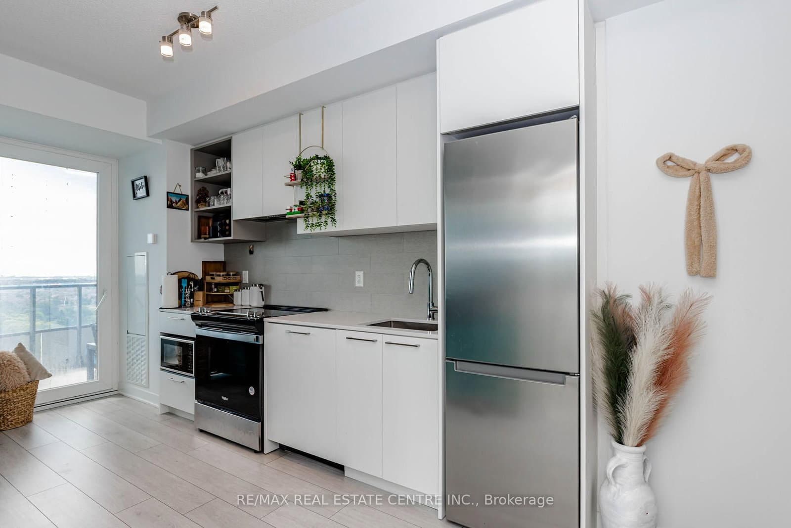 260 Malta Avenue, Unit 1603 thumbnail 10