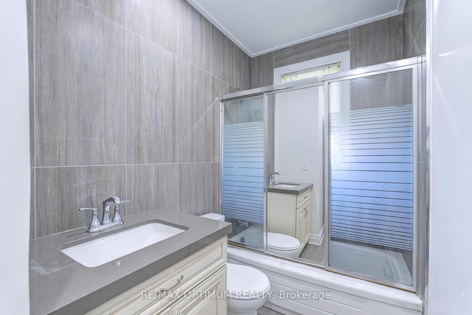 1747 Coram Crescent thumbnail 23