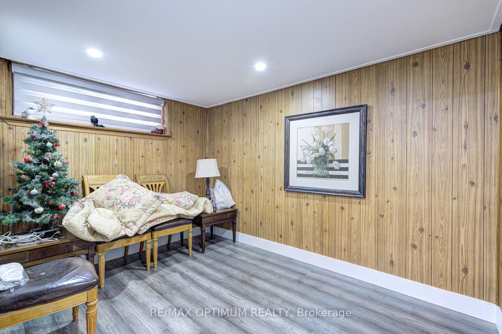 1747 Coram Crescent thumbnail 28