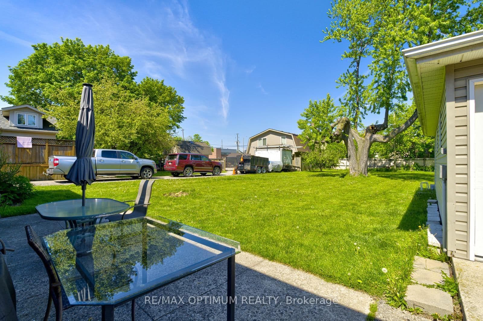 1747 Coram Crescent thumbnail 41