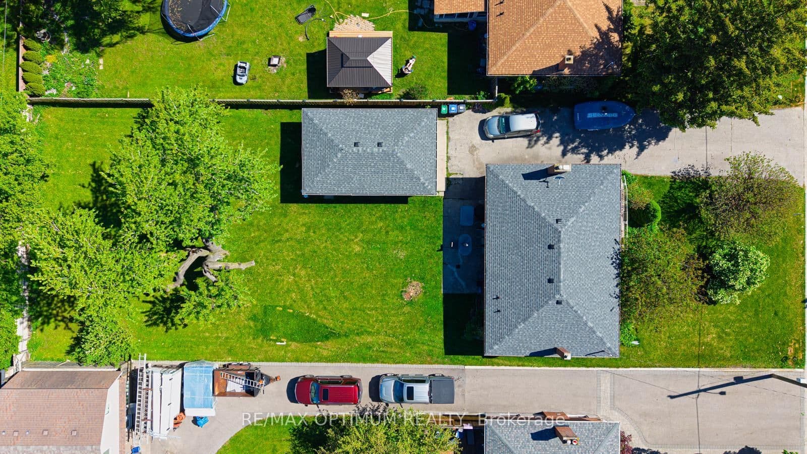 1747 Coram Crescent thumbnail 42