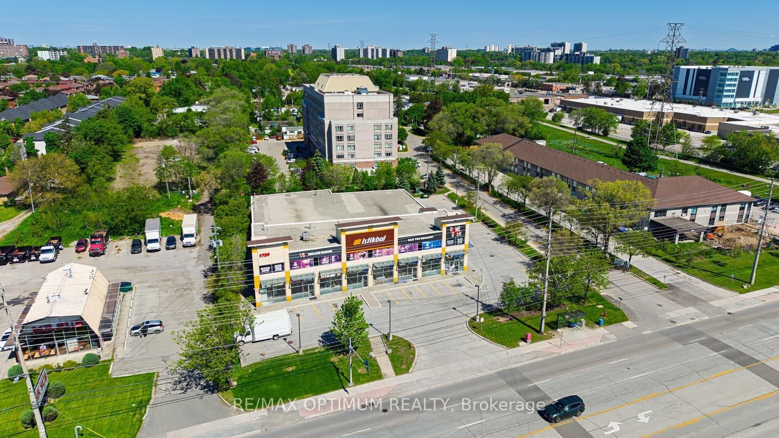 1747 Coram Crescent thumbnail 48
