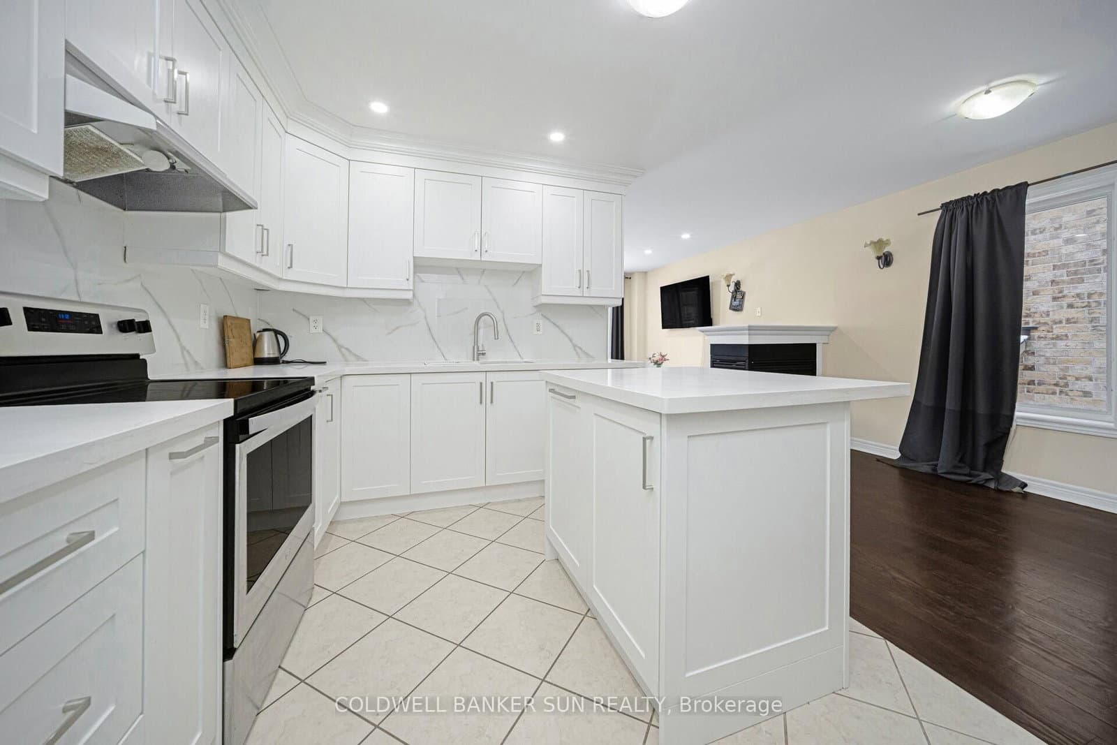 146 Crystalview Crescent thumbnail 12