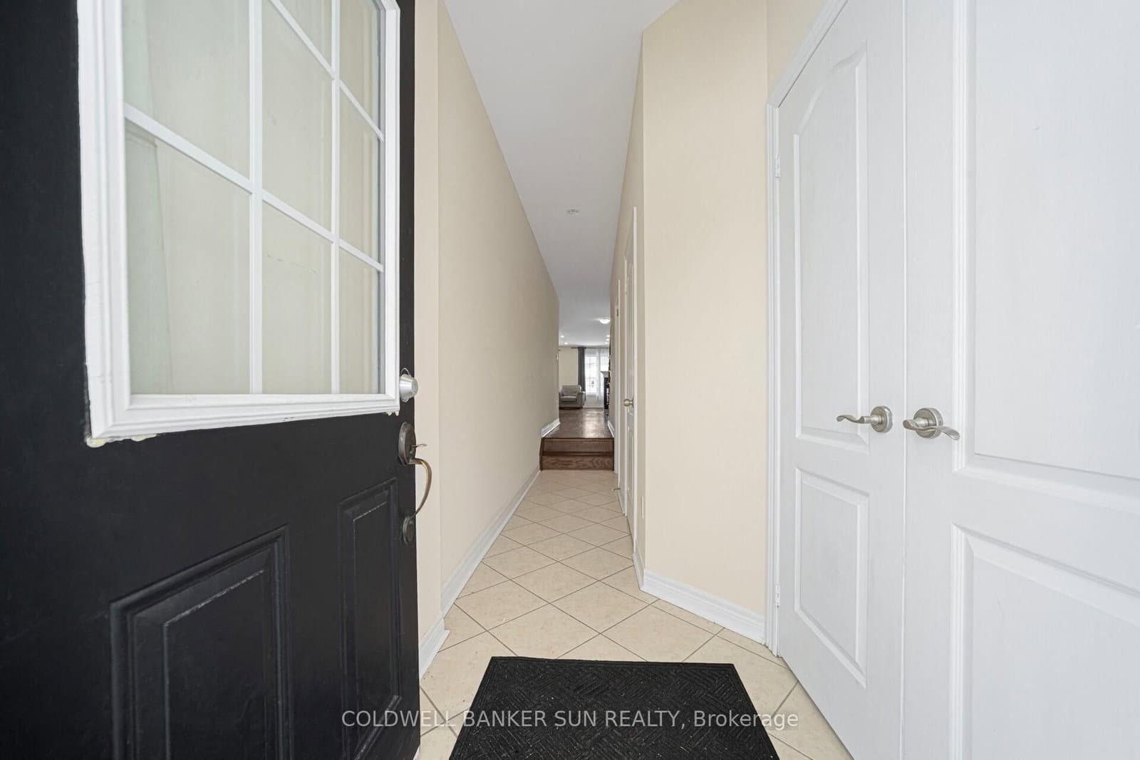 146 Crystalview Crescent thumbnail 2