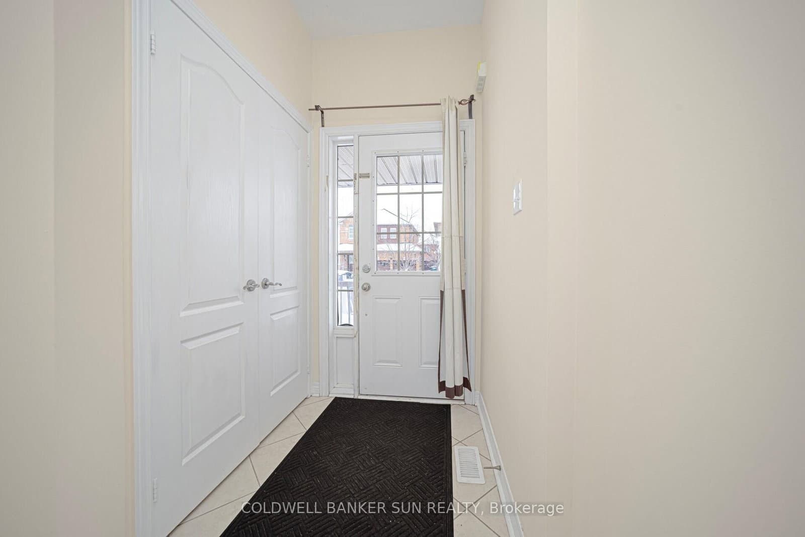 146 Crystalview Crescent thumbnail 3