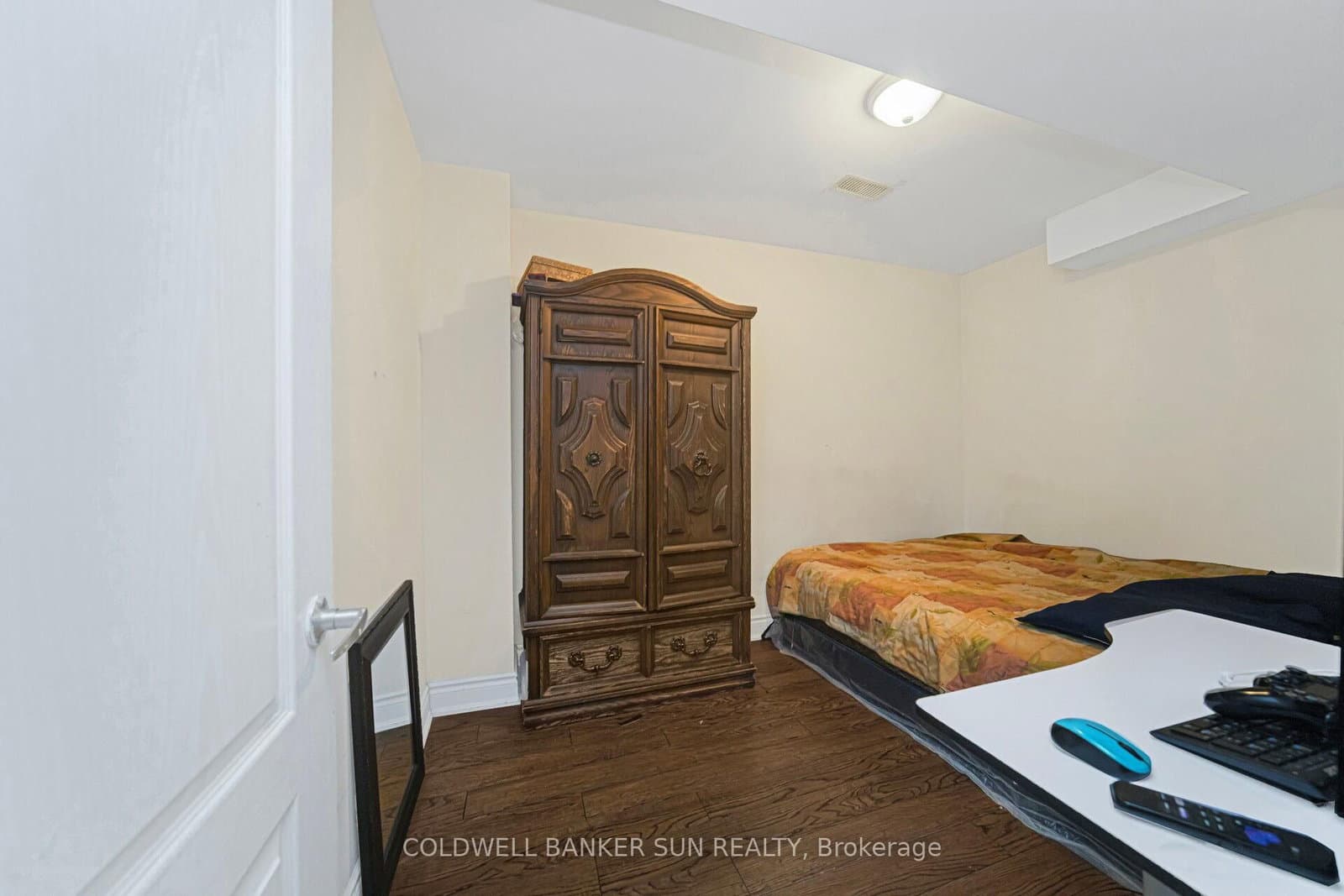 146 Crystalview Crescent thumbnail 37