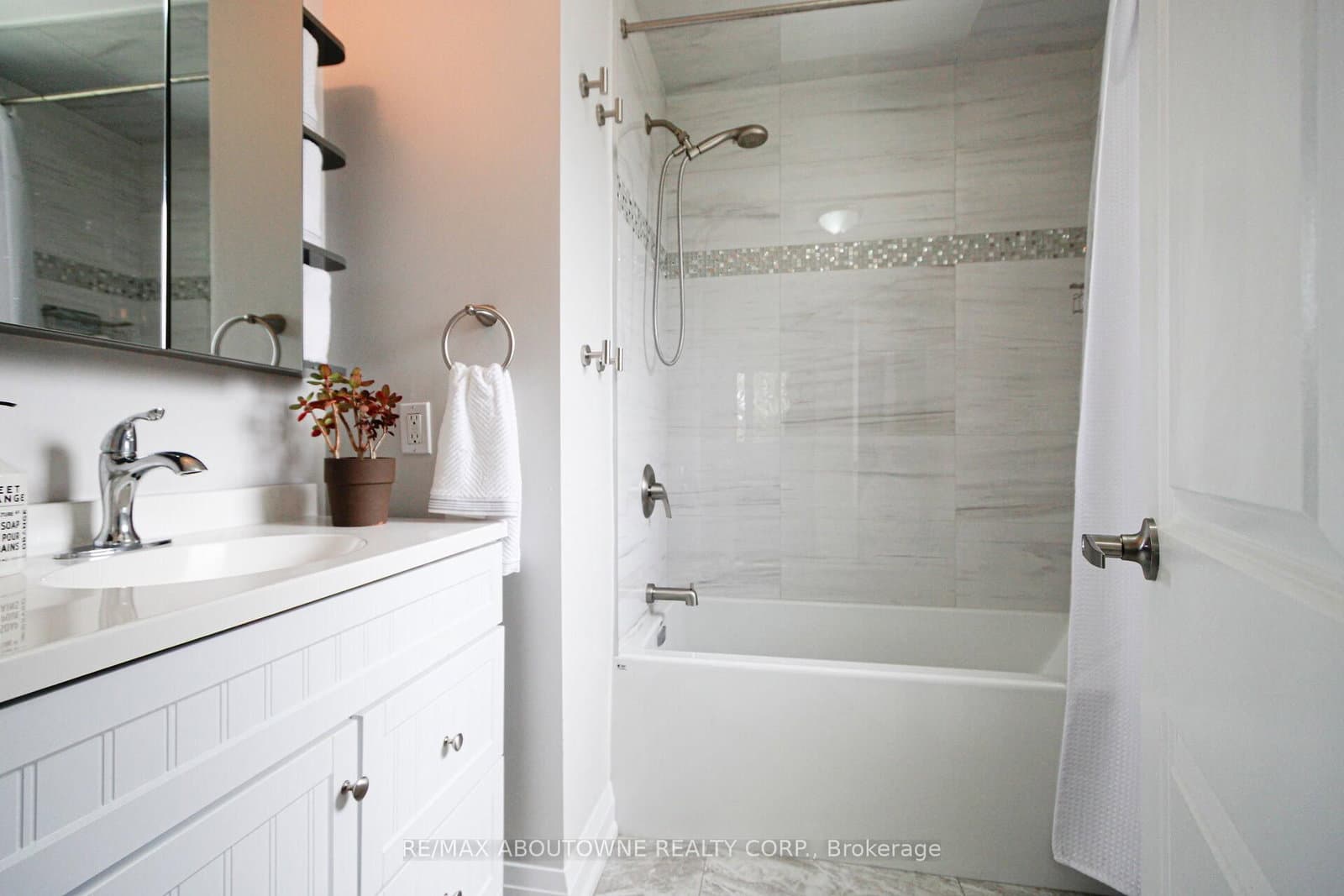 3302 Cardross Road thumbnail 19