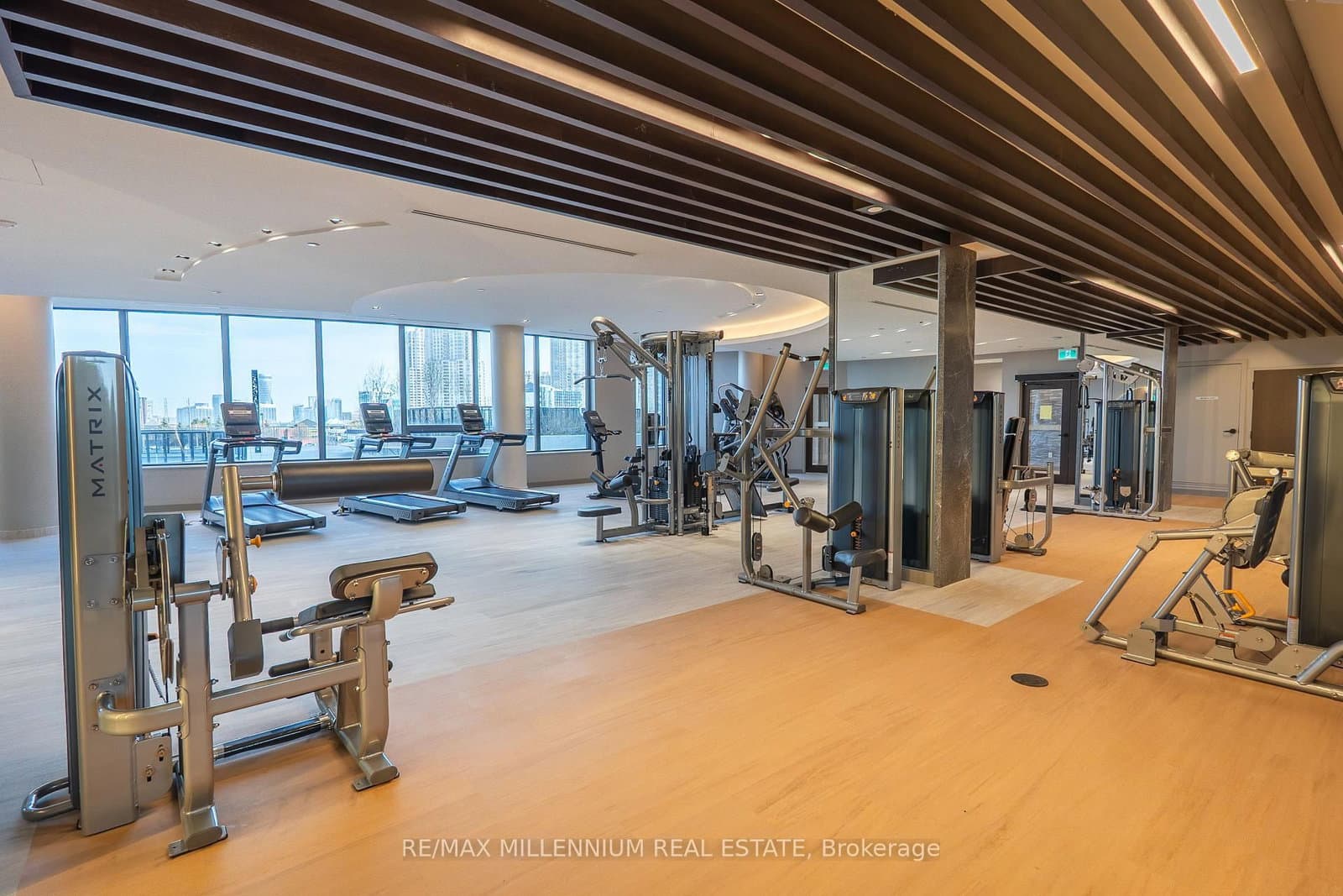 5105 Hurontario Street, Unit PH6 thumbnail 20