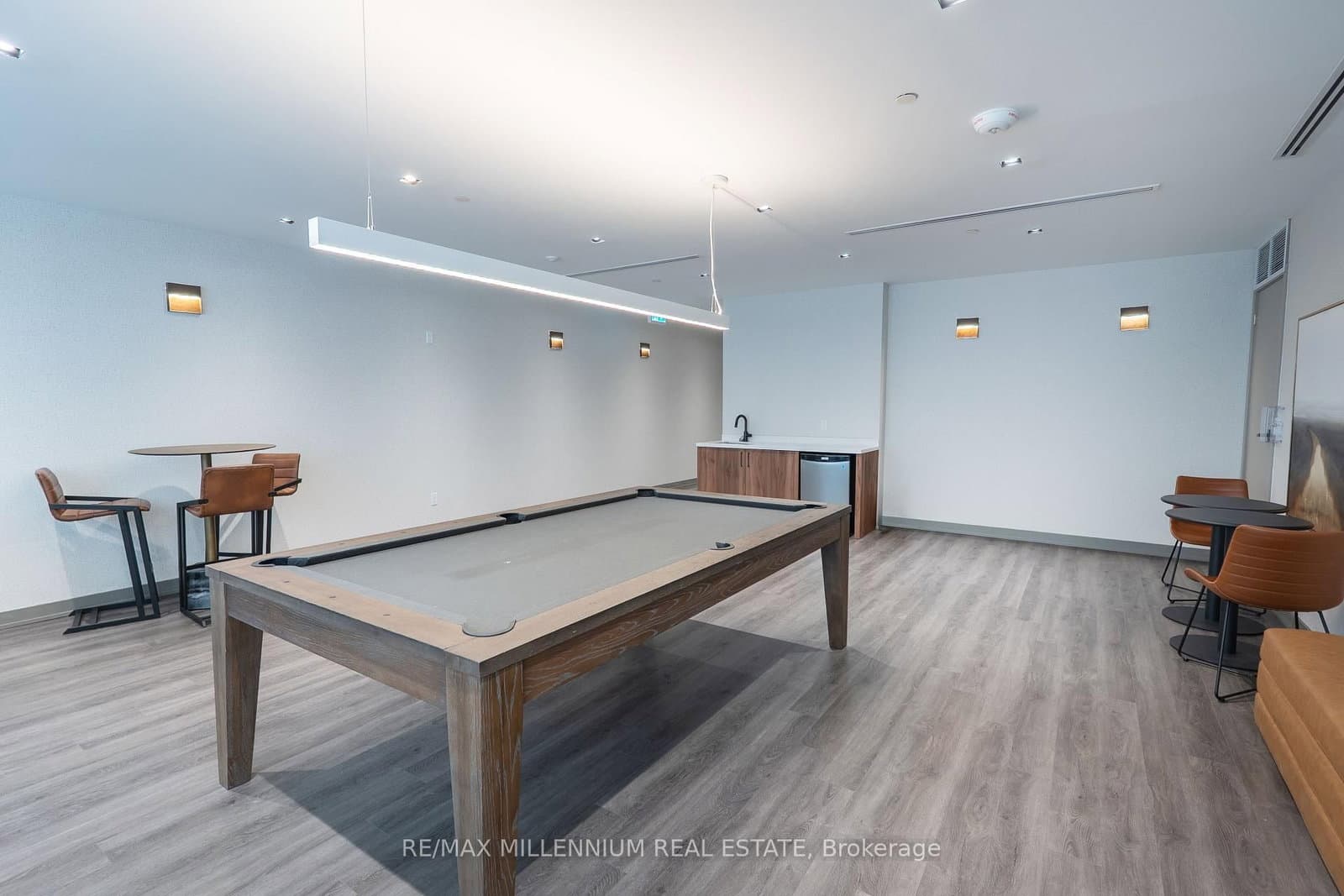 5105 Hurontario Street, Unit PH6 thumbnail 22