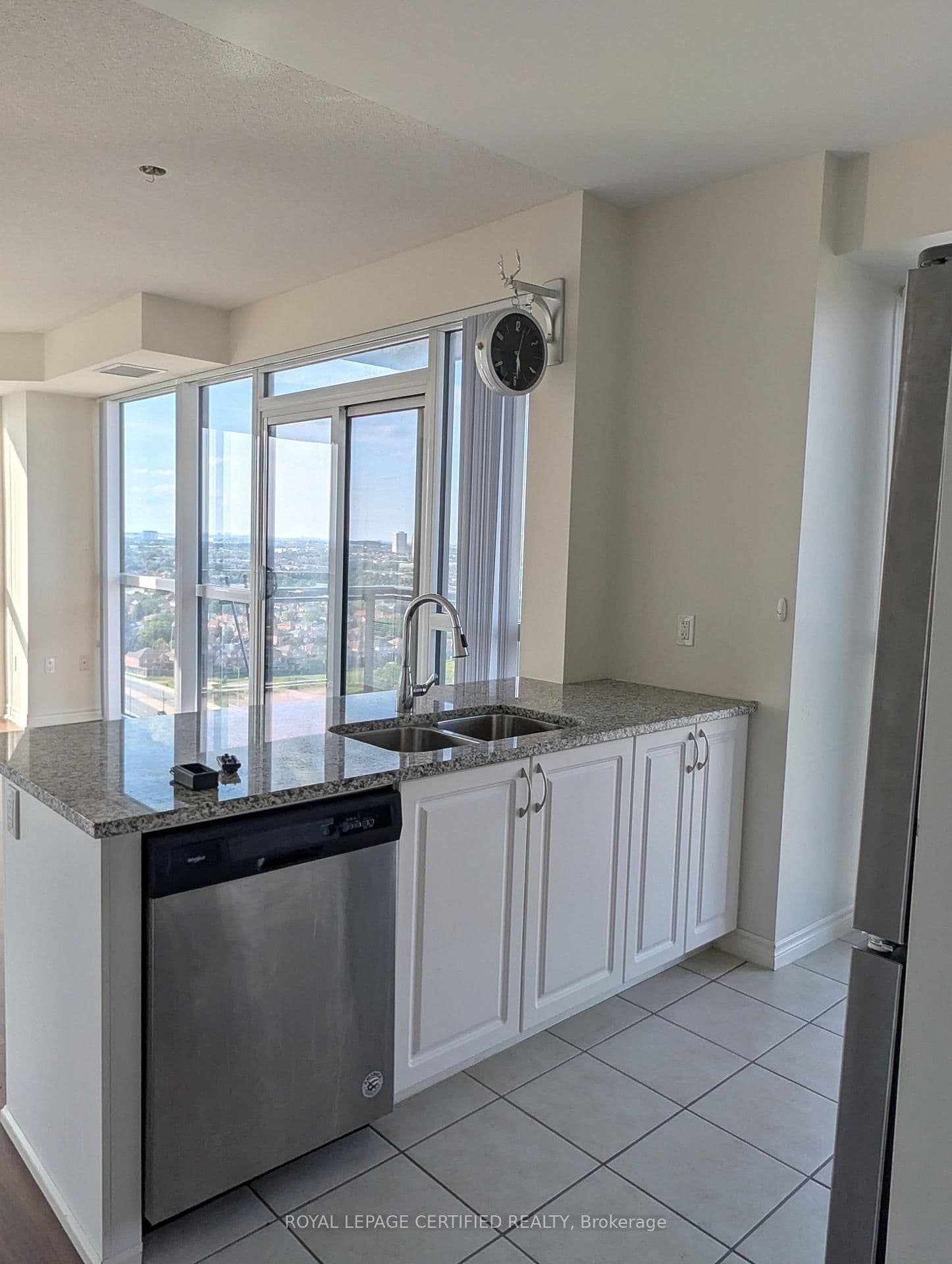 349 W Rathburn Road W, Unit 2205 thumbnail 2