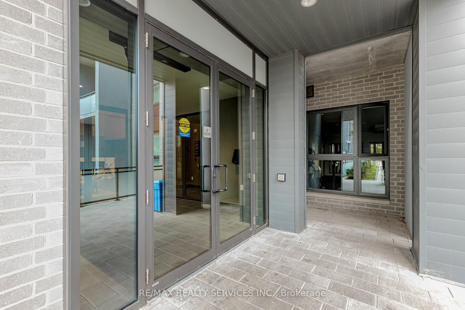 95 Dundas Street W, Unit 101 thumbnail 7