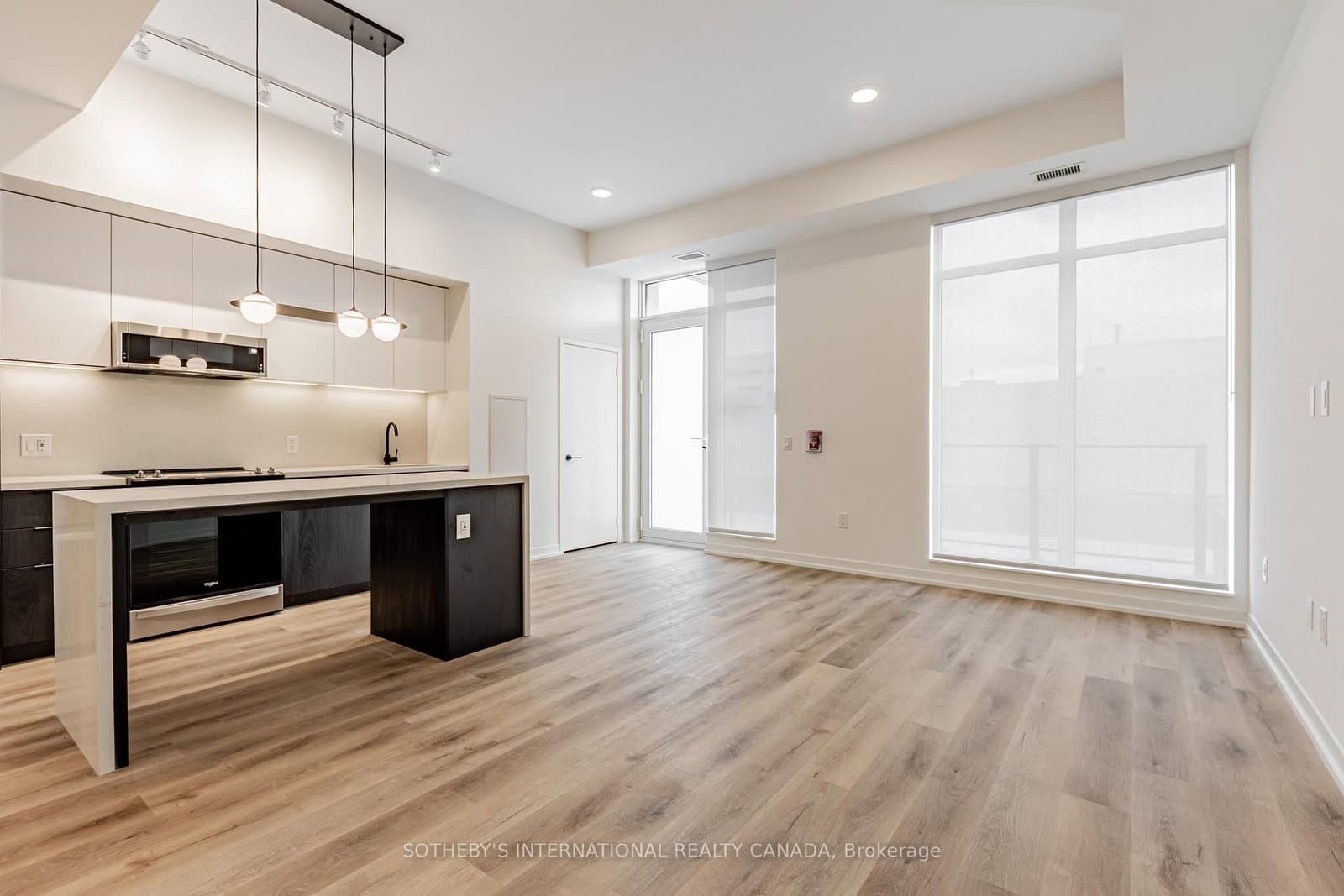 5 York Garden Way, Unit TH#101 thumbnail 2