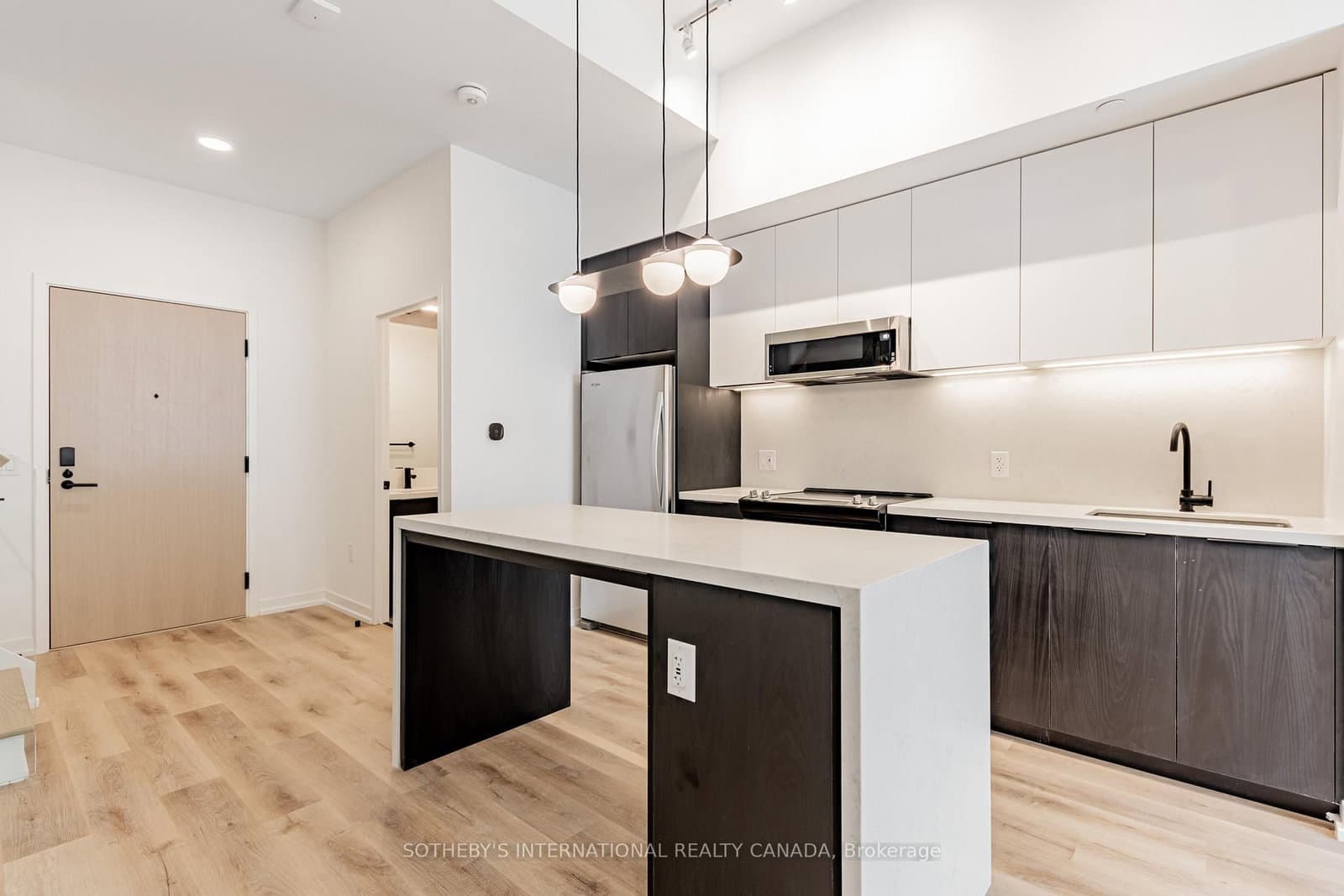 5 York Garden Way, Unit TH#101 thumbnail 3