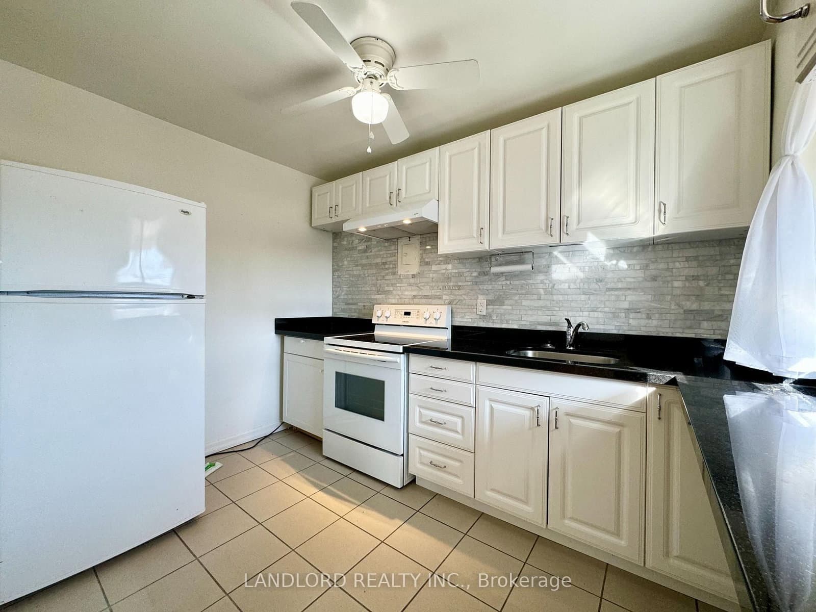 2696 Lake Shore Boulevard W, Unit 5 - Image 1