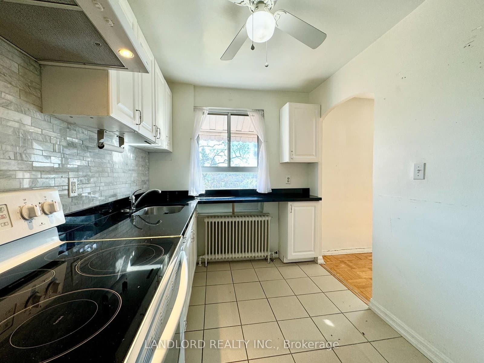 2696 Lake Shore Boulevard W, Unit 5 thumbnail 2