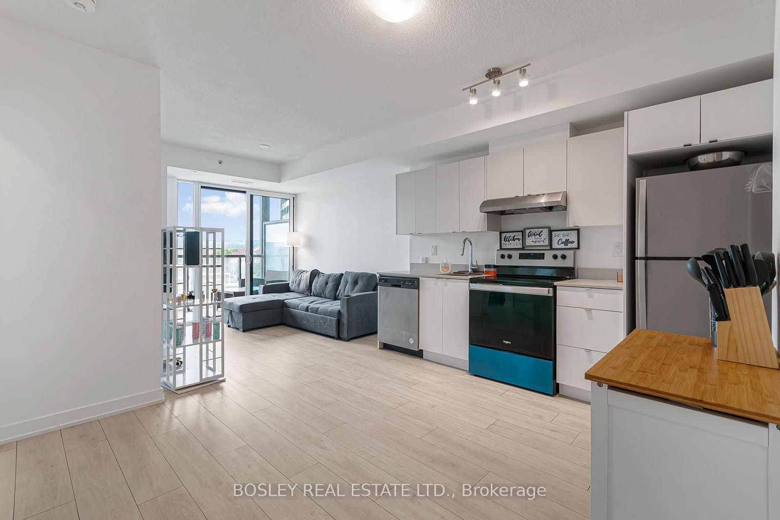 3200 Dakota Common, Unit B - 315 thumbnail 5